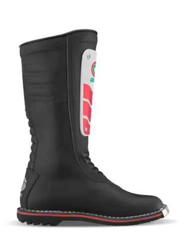 Schwarzer GMX MACH 80 BLACK Motocross-Stiefel mit Frontplatte und Stahlkappe, Seitenansicht.