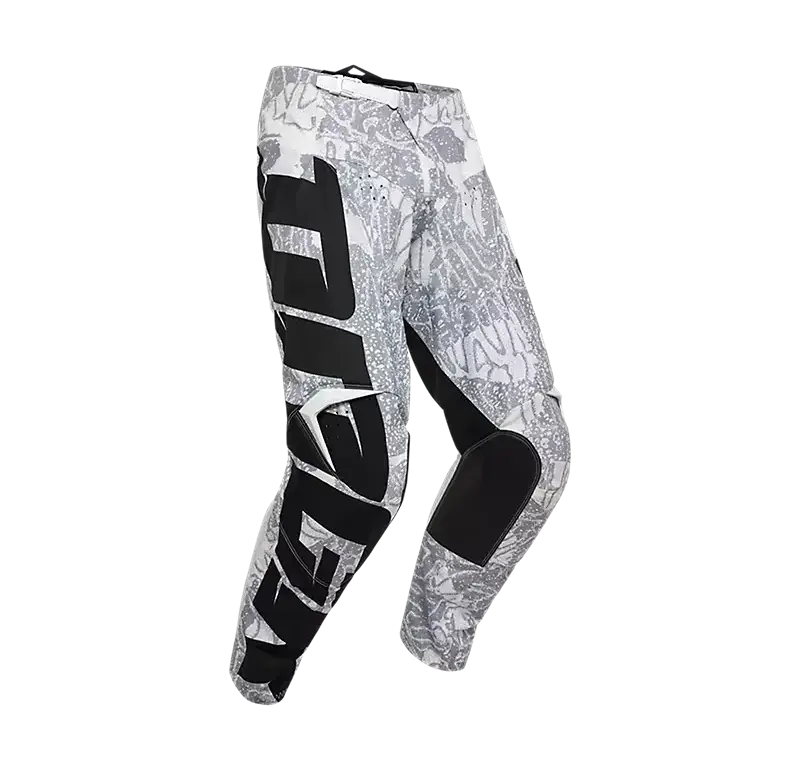 Weiße 180 DNGR-Motocross-Hose mit schwarzen Akzenten und Lederverstärkungen im Kniebereich