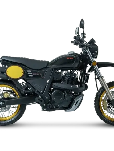 Seitenansicht der SWM Silver Vase 650 Scrambler mit gelben Felgenringen.