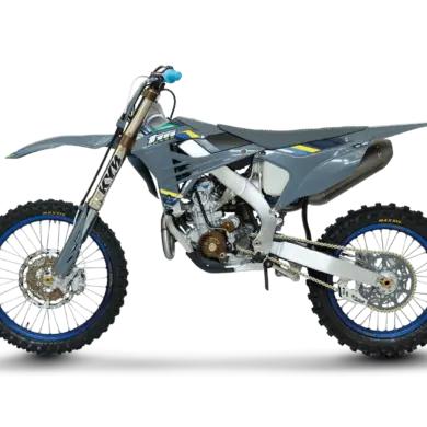 TM MX 250 ES Fi 4T CORSE Seite, Motocross-Motorrad mit KYB-Gabel und Monofederbein