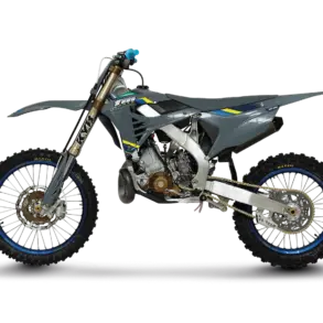 TM MX 300 ES 2T CORSE Motocross-Motorrad mit Aluminiumrahmen und KYB-Fahrwerk von der Seite
