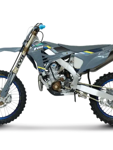 Seitenansicht der TM MX 300 ES Fi 4T Corse 2026 Motocross-Maschine