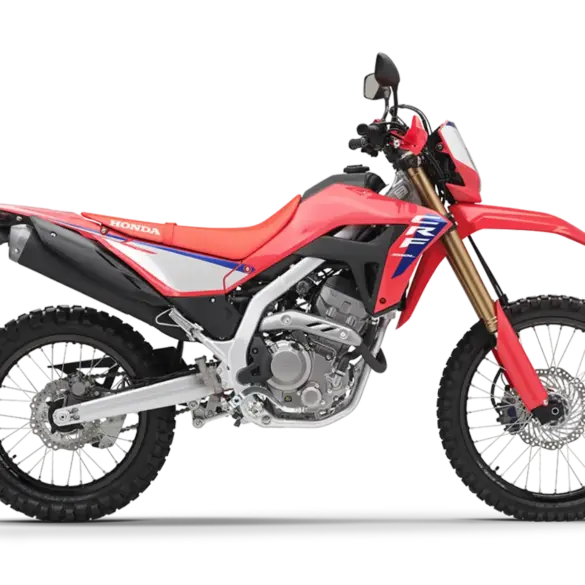 Honda CRF300L in Seitenansicht auf schwarzem Hintergrund