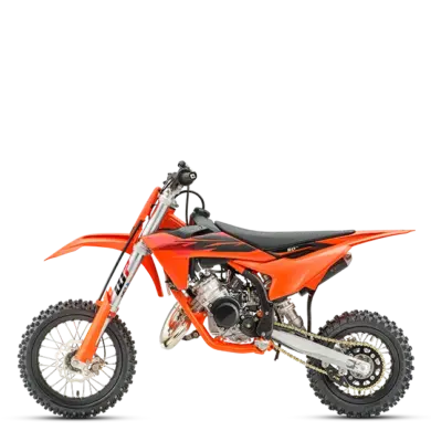 KTM 50 SX Motocross-Kindermotorrad in orange, Seitenansicht vor weißem Hintergrund