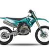Kove MX250 Offroad-Motorrad in seitlicher Ansicht, türkisfarbene Rennmaschine für Motocross und Rally-Einsätze