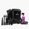 Starter-Bundle: Mobiler Hochdruckreiniger mit 20-Liter-Tank, Akku, Lanzen und Reinigungsmittel von Muc-Off.