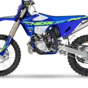 Sherco 300 SE FACTORY 2026 in blau im seitlichen Profil, Enduro-Motorrad Modelljahr 2026