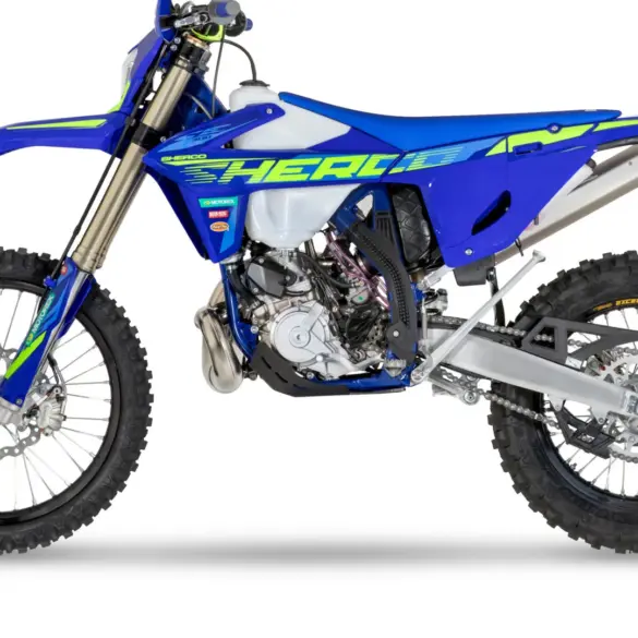 Sherco 300 SE FACTORY 2026 in blau im seitlichen Profil, Enduro-Motorrad Modelljahr 2026