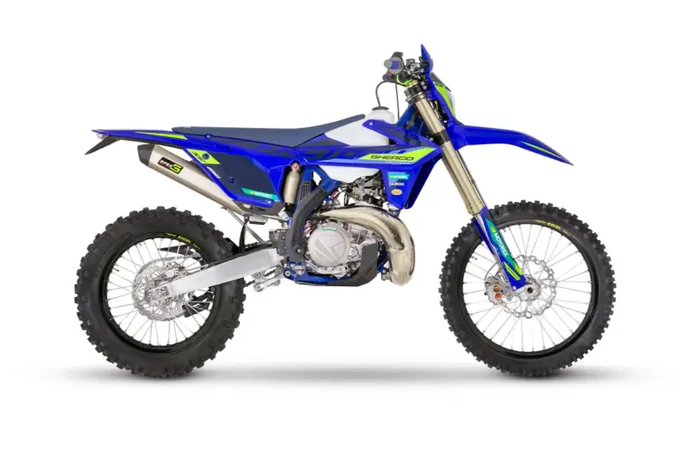 Sherco 250 SE Factory 2027 Enduro-Motorrad in Seitenansicht vor weißem Hintergrund