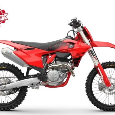 GASGAS MC 250F 2027 Motocross-Motorrad, seitliche Ansicht, rote Verkleidung, schwarze Details.