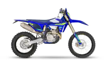 Sherco 500 SEF FACTORY 2027 Enduro-Motorrad in Blau-Gelb, Seitenansicht, modernes Dekor, Werksmodell