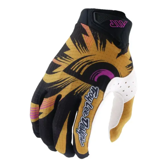 Belüfteter Fahrrad-Handschuh in Schwarz und Gold von Troy Lee Designs, Oberhand mit coolem Muster und weißen Belüftungsdetails
