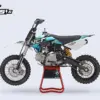 Seitenansicht der YCF Start 125SE 2026, einem Einsteiger-Dirtbike mit halbautomatischem Getriebe, robustem Fahrwerk und Offroad-Ausstattung.