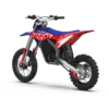 Seitenansicht der RFN Warrior SX-E2, ein elektrisches Dirt-Bike für junge Fahrer, vor weißem Hintergrund