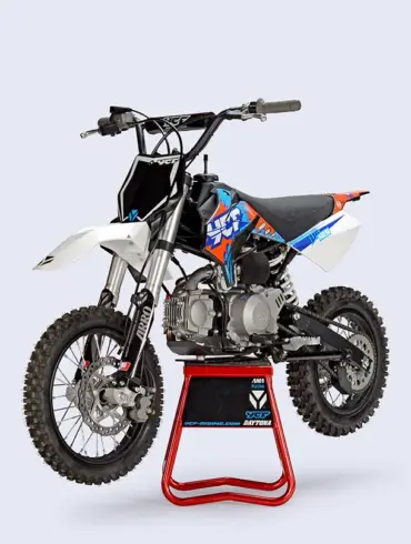 Motorrad YCF Lite 125 Modell 2026 auf Montageständer, seitliche Ansicht, Motocross-Design, Offroad-Bereifung