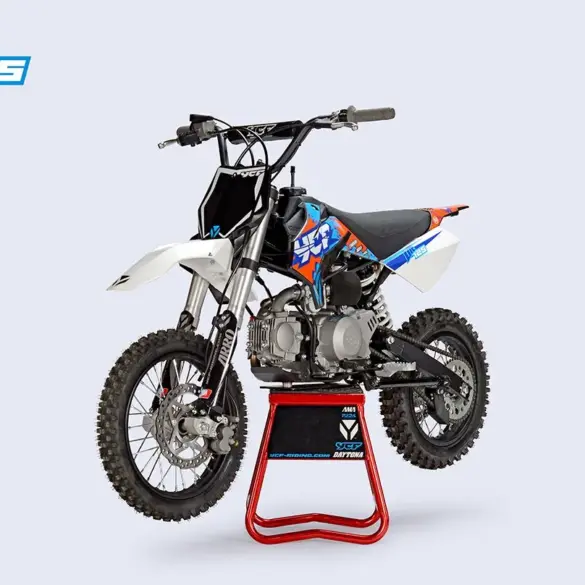 Motorrad YCF Lite 125 Modell 2026 auf Montageständer, seitliche Ansicht, Motocross-Design, Offroad-Bereifung