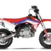 Seitenansicht einer RXF Mini 50cc Kinder-Motocross-Maschine, rot-blaues Design mit grobstolligen Reifen auf transparentem Hintergrund
