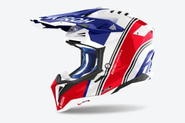 Seitenansicht des Offroad-Helms Airoh Aviator 3 HIMA in Blau Rot glänzend