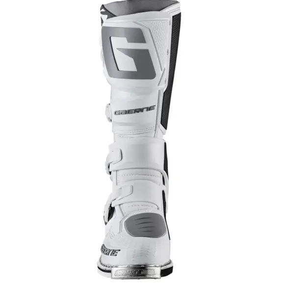 Frontansicht eines weißen Gaerne SG12 Offroad-Stiefels mit robusten Schnallen und Schutzplatten.