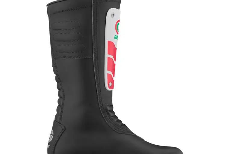 Schwarzer GMX MACH 80 BLACK Motocross-Stiefel mit Frontplatte und Stahlkappe, Seitenansicht.