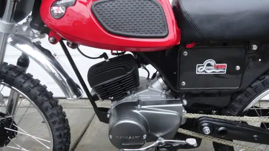 Kawasaki F2 175 Baujahr 1967 – Detailaufnahme von Motor und Rahmen