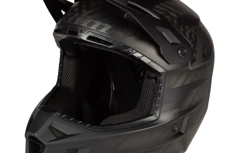 Klim F3 Carbon Offroad-Helm, matt schwarz, seitliche Ansicht