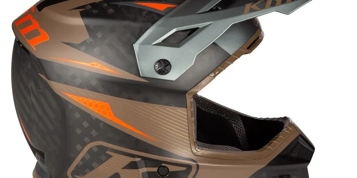 KLIM F3 Carbon Pro Helm aus Carbonfaser mit orangenen und bronzefarbenen Details, große Augenöffnung und peak Visier