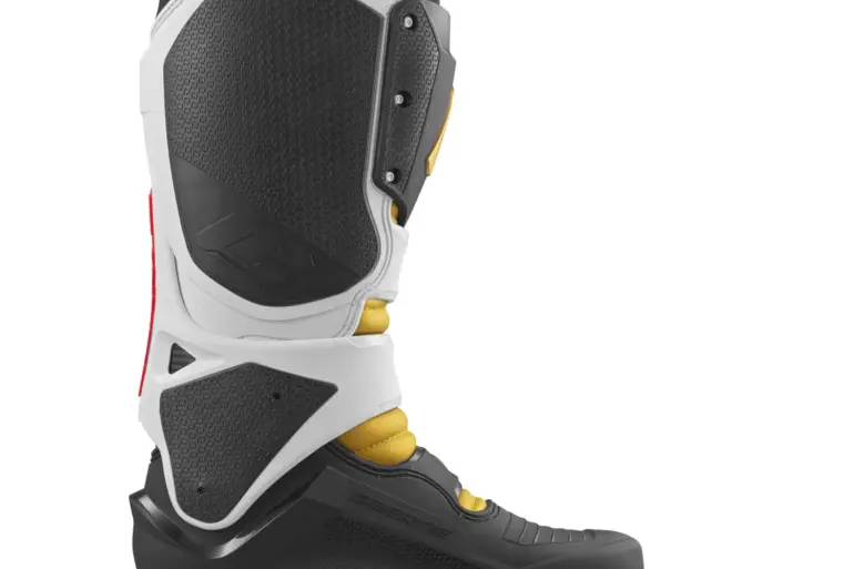 Gaerne SG22 Jarvis 50th Anniversary Edition Motocross-Stiefel in Schwarz, Weiß und Gelb, Seitenansicht