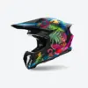 Airoh TWIST 3 AMAZONIA Motorradhelm mit farbenfrohen tropischen Motiven in Seitenansicht
