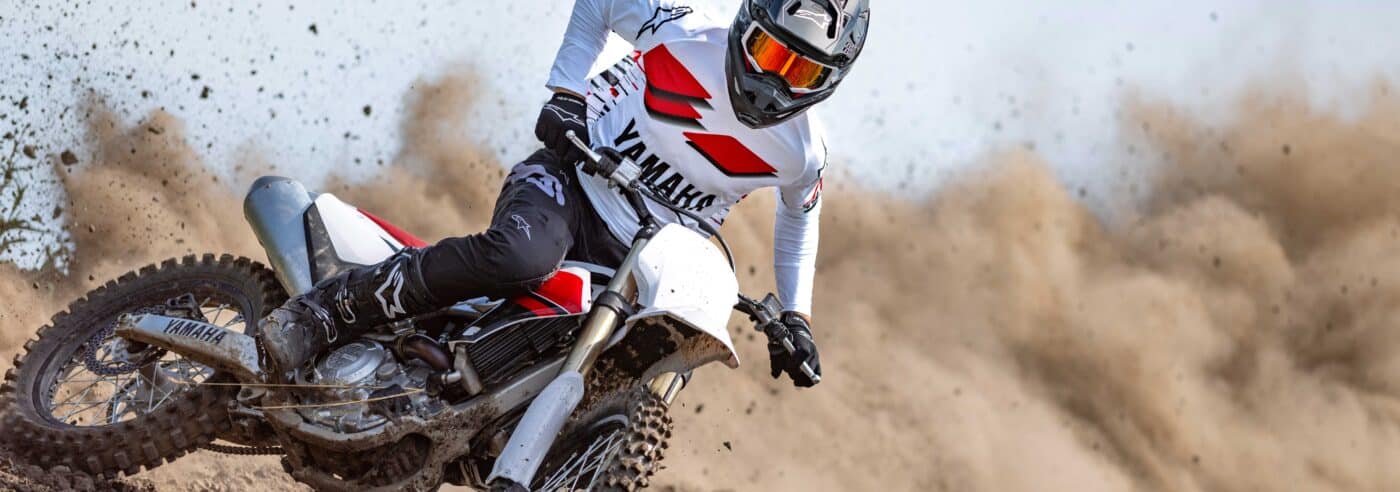 2026_YAM_YZ450FSV_EU_PWS1_ACT_001_03