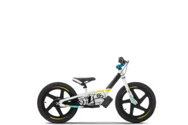 Elektrisches Kinder-Balance-Bike Husqvarna EE 1.16 in weißer Lackierung, seitlich fotografiert vor weißem Hintergrund