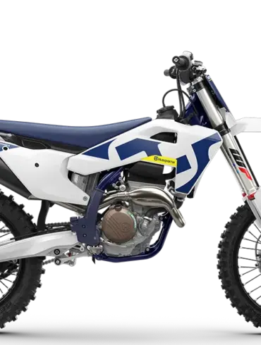 Husqvarna FC 250 2026 in Seitenansicht, weiß-blaues Motocross-Motorrad auf schwarzem Hintergrund.