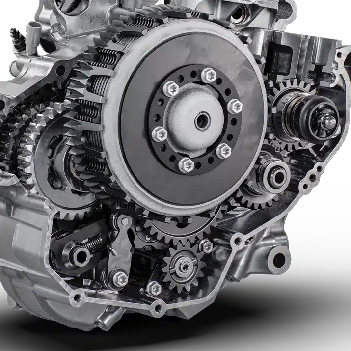 Geöffneter Motor der Husqvarna FC 350 mit sichtbar eingebauter CNC-gefräster DS-Kupplung und Zahnrädern