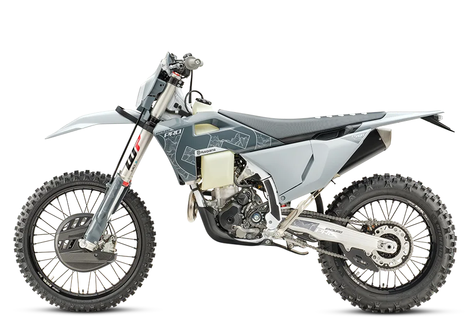 Husqvarna FE 350 Pro 2026 Motorrad in seitlicher Ansicht, grau mit Wettbewerbs-Komponenten.