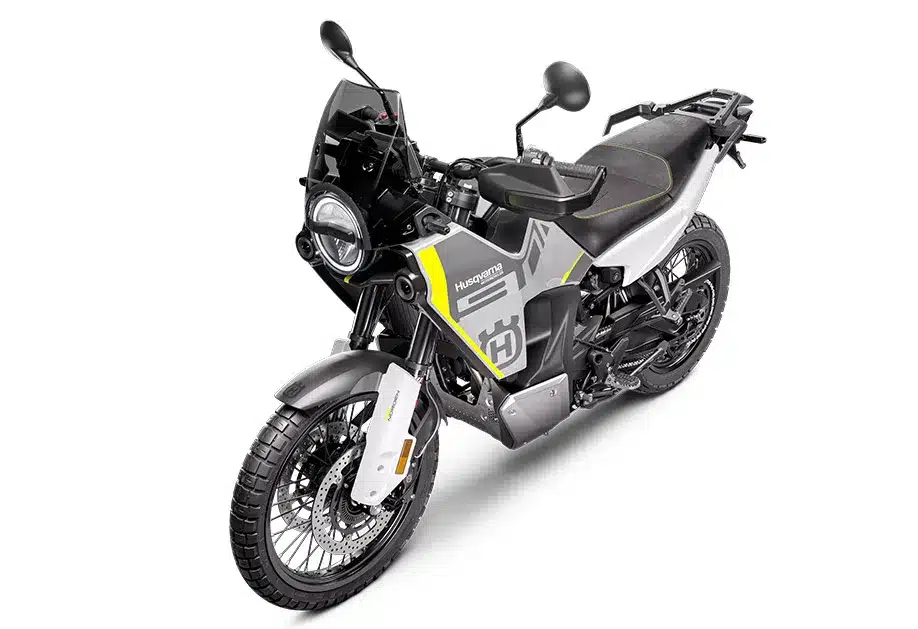 Husqvarna Norden 901 Reiseenduro, seitliche Ansicht, Modell 2022 mit gelben und grauen Akzenten.