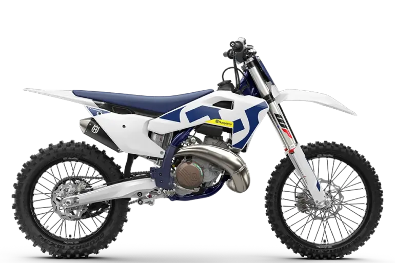 Husqvarna TC 250 2026 Motocross-Motorrad in Seitenansicht, weiß-blaues Design, moderne Fahrwerks- und Motortechnik.