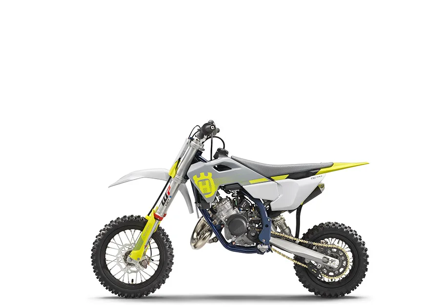 Seitenansicht der Husqvarna TC 50 2026 als Kinder-Motocross-Motorrad
