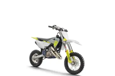 Husqvarna TC 50 2026 Kindercrosser seitlich auf weißem Hintergrund