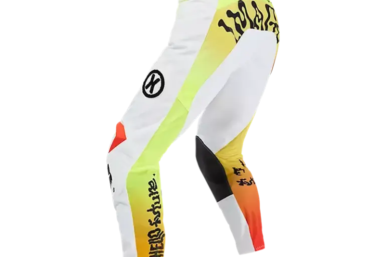 Motocross-Hose 180 Hello Future mit auffälligem Farbverlauf und typischen Schutzelementen von der Seite fotografiert