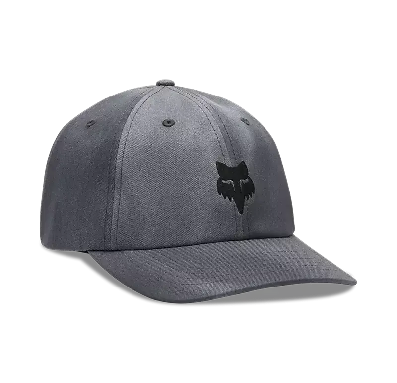 Zinngraue Fox-Kappe mit gesticktem Fox-Logo von vorne fotografiert.