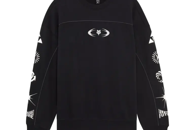 Schwarzes Oversized Fleece Crew Sweatshirt mit reflektierendem Streifen und grafischen Akzenten auf Vorder- und Rückseite sowie Ärmeln