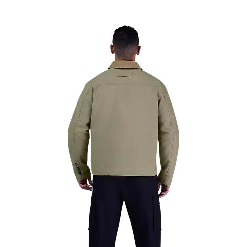 Rückansicht einer beige Circa 74 Jacke aus robustem Twill, von einer Person getragen.