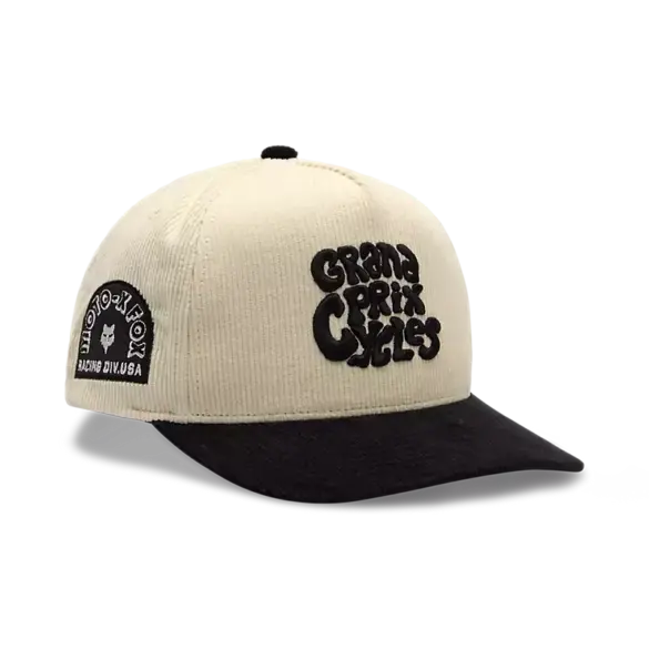 Circa 74 Snapback-Kappe aus cremefarbenem Cord mit schwarzem Schirm und gesticktem Grand Prix Cycles-Logo auf der Vorderseite.