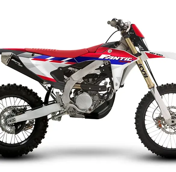 Fantic XEF 250 2026 Enduro-Motorrad von der Seite fotografiert
