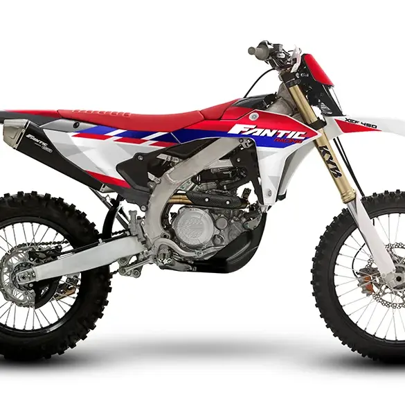 Fantic XEF 450 2026 Enduro-Motorrad, Seitenansicht mit roter, weißer und blauer Lackierung.