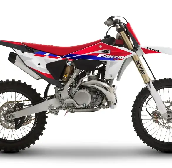 Fantic XX 250 2026 Motocross-Motorrad mit Aluminiumrahmen, Kayaba-Fahrwerk und markantem Rot-Weiß-Blau-Design.