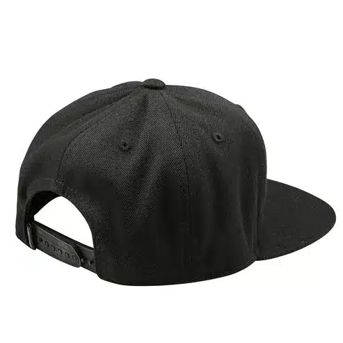 Rückansicht der schwarzen Flat Bill Snapback Factory Kappe mit flachem Schirm und Snapback-Verschluss
