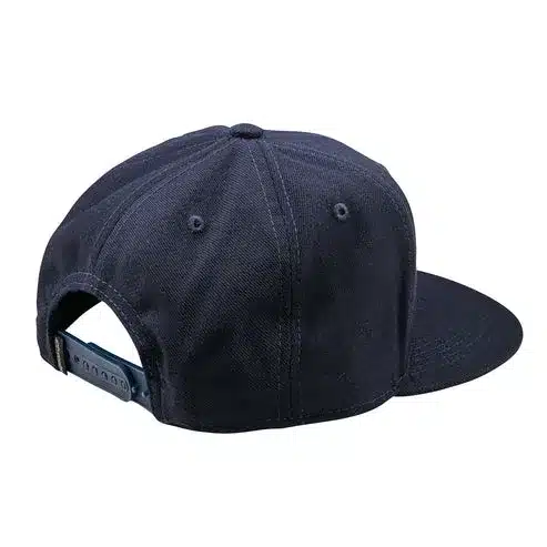 Marineblaue Flat Bill Snapback mit flachem Schirm und verstellbarem Snapback-Verschluss von hinten