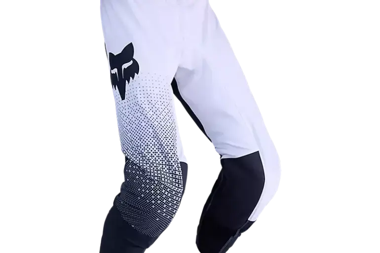 Weiße Flexair Fracture Motorradhose mit schwarzem Fox-Logo und abriebfesten Einsätzen