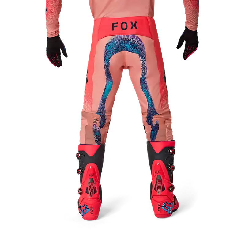Motocross-Hose Flexair Vision Limited Edition in Peach von hinten mit auffälligem Design und robustem Sitzpanel.